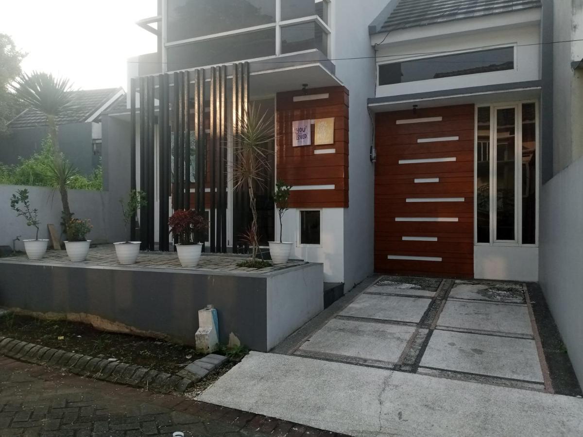 Villa Harmony Syariah II Batu  Ngoại thất bức ảnh